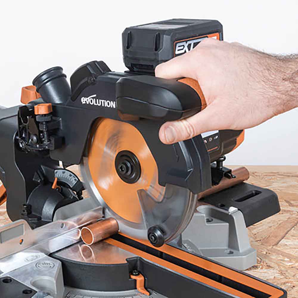 Evolution kabelloser R18BAT Li8 8Ah-Li-Ion-Akku 18V EXT