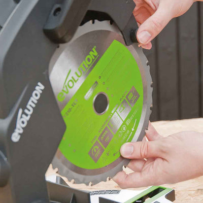 Evolution F210CMS 210mm Kapp- und Gehrungssäge mit TCT-Multi-Material-Sägeblatt