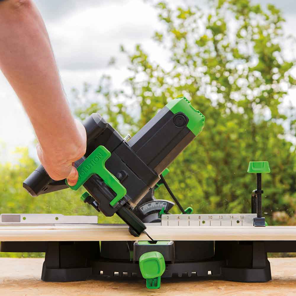 Evolution F210SMS 210mm Schiebe-Kapp- und Gehrungssäge mit TCT-Multi-Material-Sägeblatt