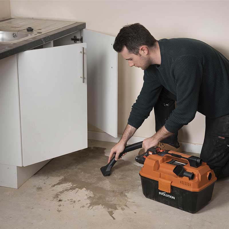 Evolution Kabelloser R11VAC-Li Nass- und Trockensauger für Werkstätten (ohne Akku)